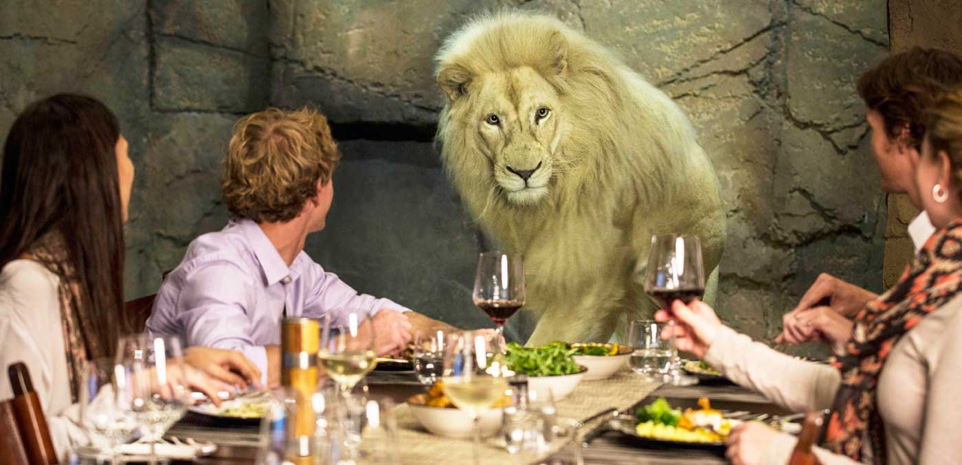 African-themed dinner at Jamala Wildlife Lodge