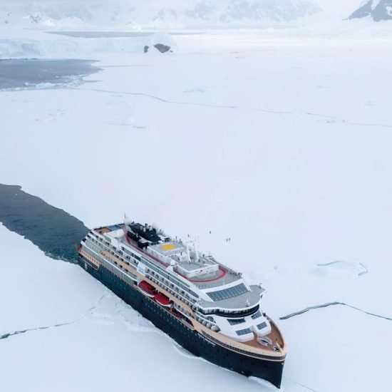 Antarctica on MS Roald Amundsen with HX