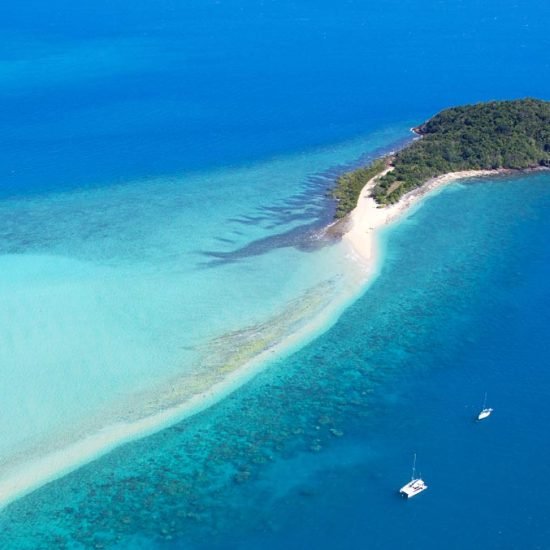 sailing in the whitsundays